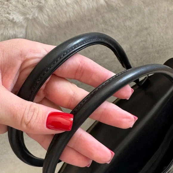 Jones New York Black Shoulder Bag - Picture 4 of 6